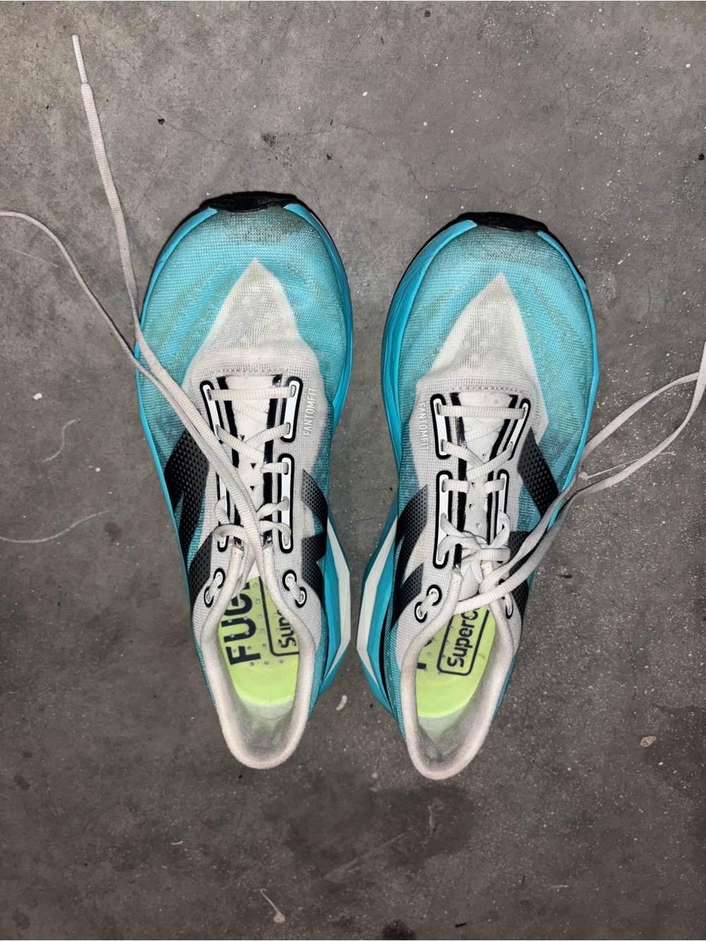 New Balance Carbon Plated racing shoes, Turquoise and White Running Sneakers
